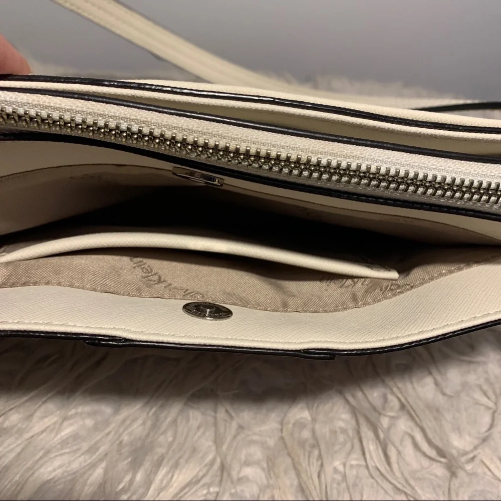 [GIFTED] Flower Calvin Klein Shoulder Bag 💐 - Picture 4 of 12